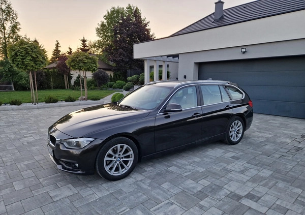 BMW Seria 3 cena 49900 przebieg: 270000, rok produkcji 2015 z Warszawa małe 67